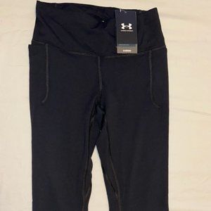 Under Armour Women's Small (Short) Black Pants Petite